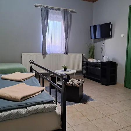Bed & Breakfast Kisdiofa Panzio Es Vendeglo *