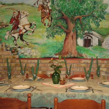 Kisdiofa Panzio Es Vendeglo 住宿加早餐酒店 Vajdácska
