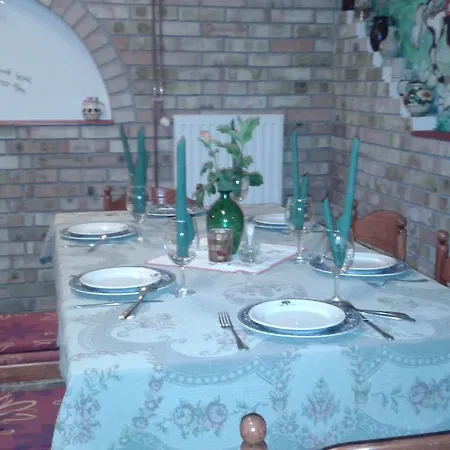 住宿加早餐酒店 Kisdiofa Panzio Es Vendeglo Vajdácska