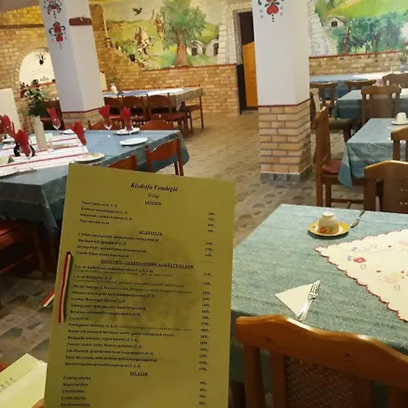 Kisdiofa Panzio Es Vendeglo Bed & Breakfast Vajdácska