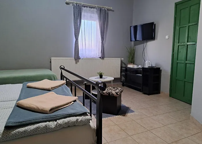 Oda ve Kahvaltı Kisdiofa Panzio Es Vendeglo 3*