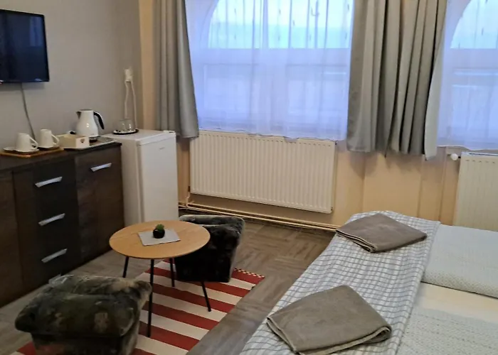 Oda ve Kahvaltı Kisdiofa Panzio Es Vendeglo 3*