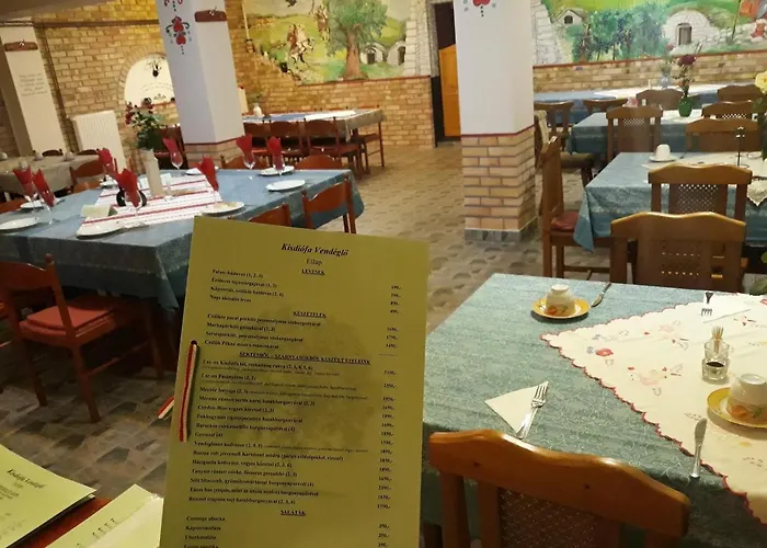 Kisdiofa Panzio Es Vendeglo Oda ve Kahvaltı Vajdácska
